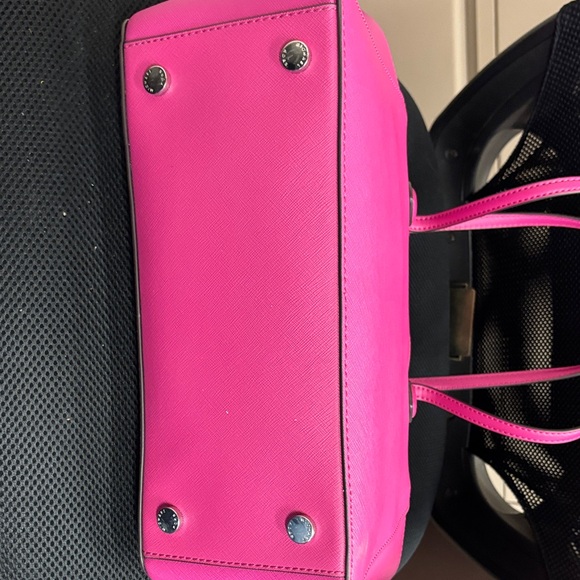 Michael Kors Fuchsia Tote Bag - Picture 3 of 4